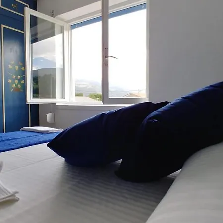 מלון & Restaurante Miralpas Villegar