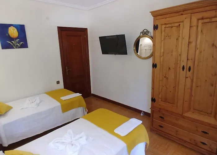 & Restaurante Miralpas Hotel Villegar