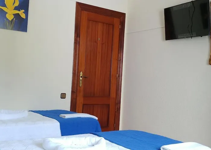 & Restaurante Miralpas Hotel *